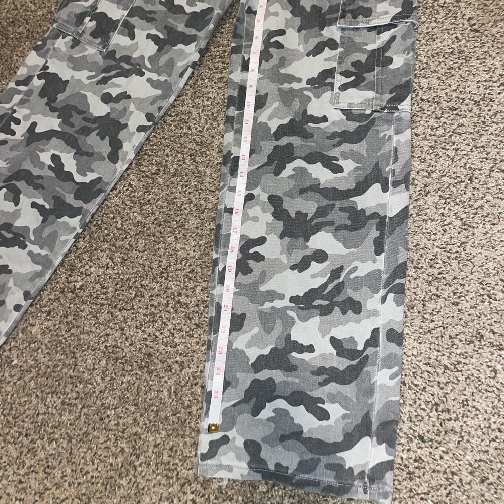Hidden Gray Camouflage Cargo Pants - Picture 8 of 8
